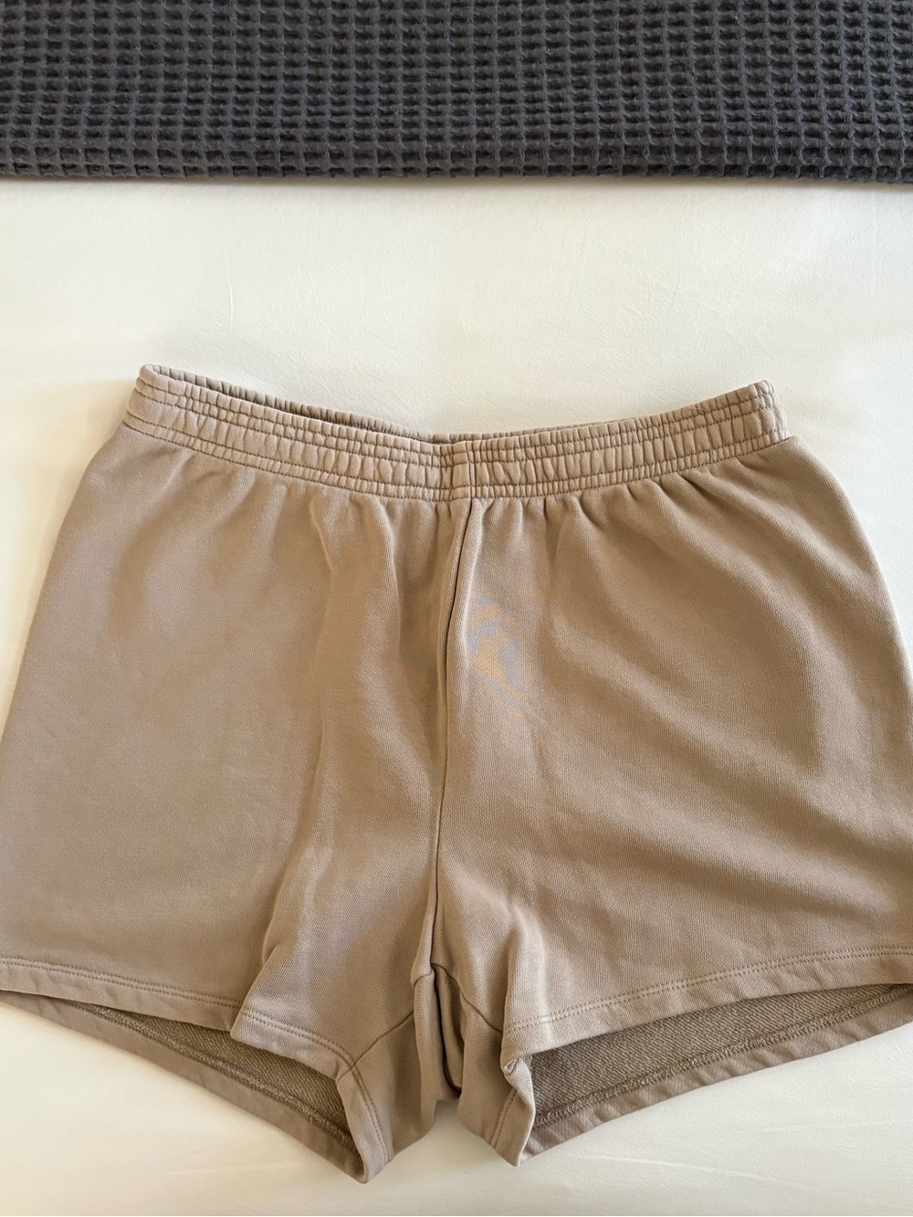 Skims Shorts (Beige, Size M)